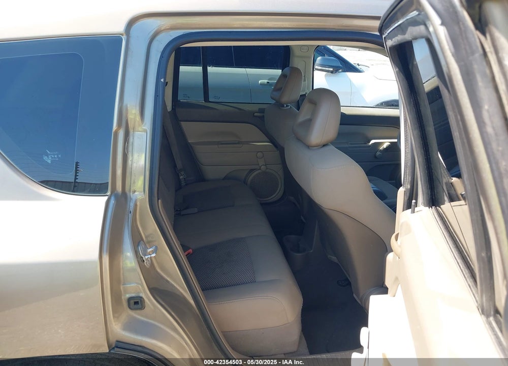 2007 JEEP COMPASS VIN: 1J8FT47W67D181202