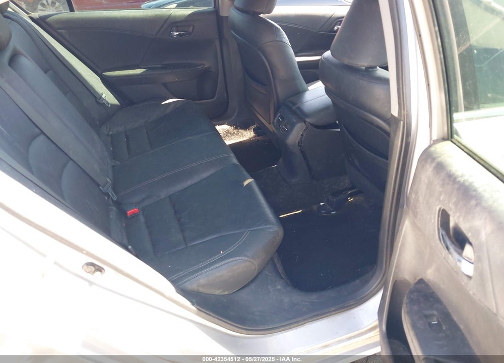 2013 HONDA ACCORD VIN: 1HGCR2F83DA121487