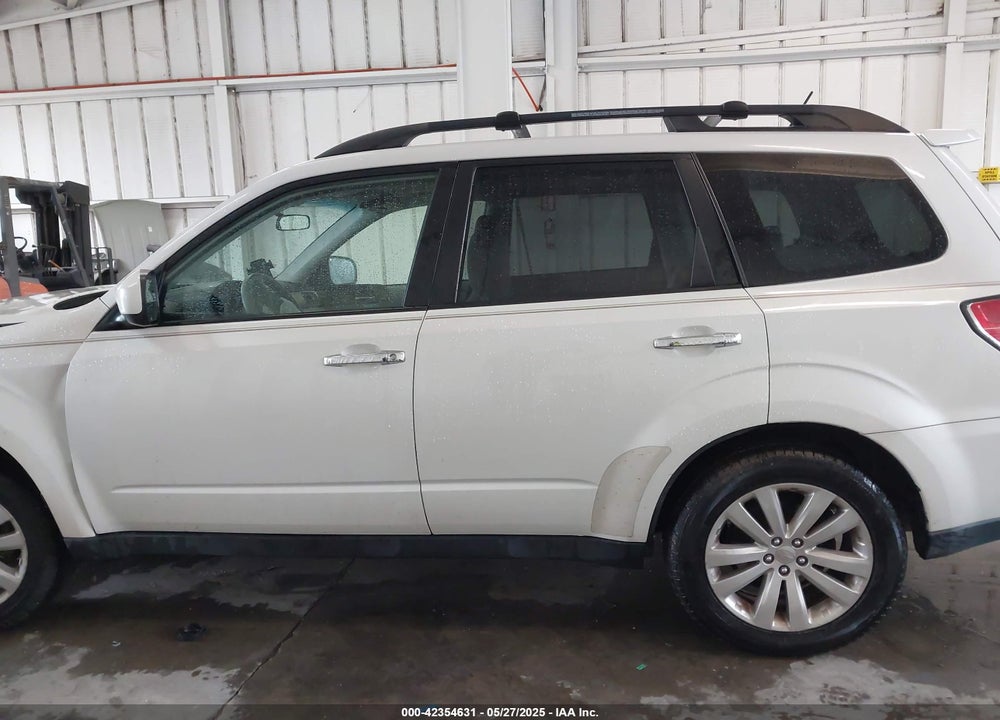 2011 SUBARU FORESTER 2.5X PREMIUM VIN: JF2SHADC1BH717637