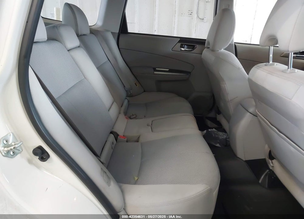 2011 SUBARU FORESTER 2.5X PREMIUM VIN: JF2SHADC1BH717637