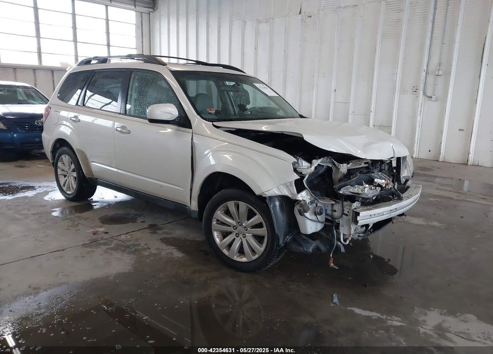 2011 SUBARU FORESTER 2.5X PREMIUM VIN: JF2SHADC1BH717637