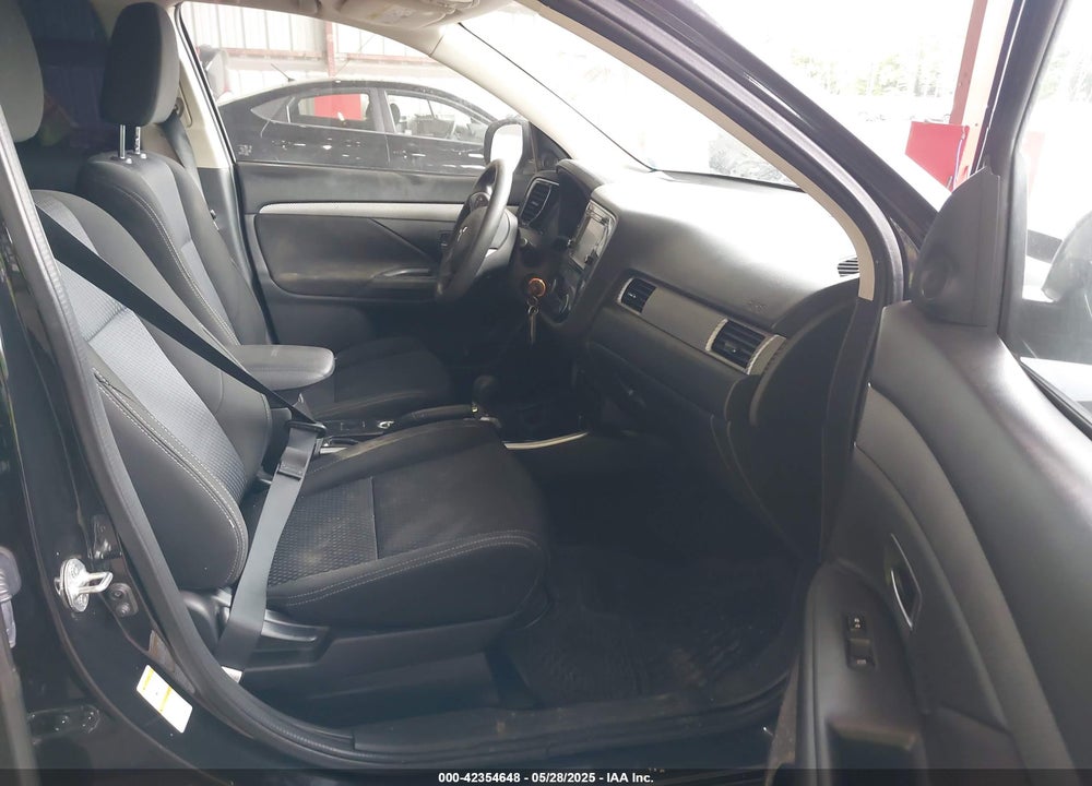 2018 MITSUBISHI OUTLANDER ES VIN: JA4AZ2A3XJZ007219