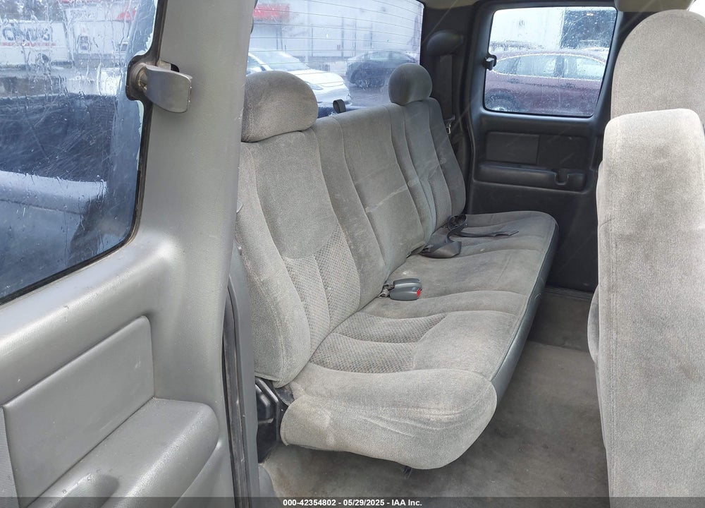 2004 CHEVROLET SILVERADO 1500 LS VIN: 2GCEC19V041138875