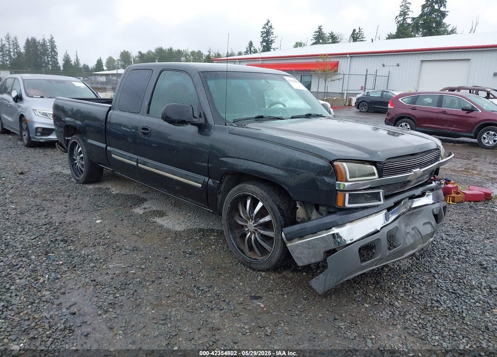2004 CHEVROLET SILVERADO 1500 LS VIN: 2GCEC19V041138875