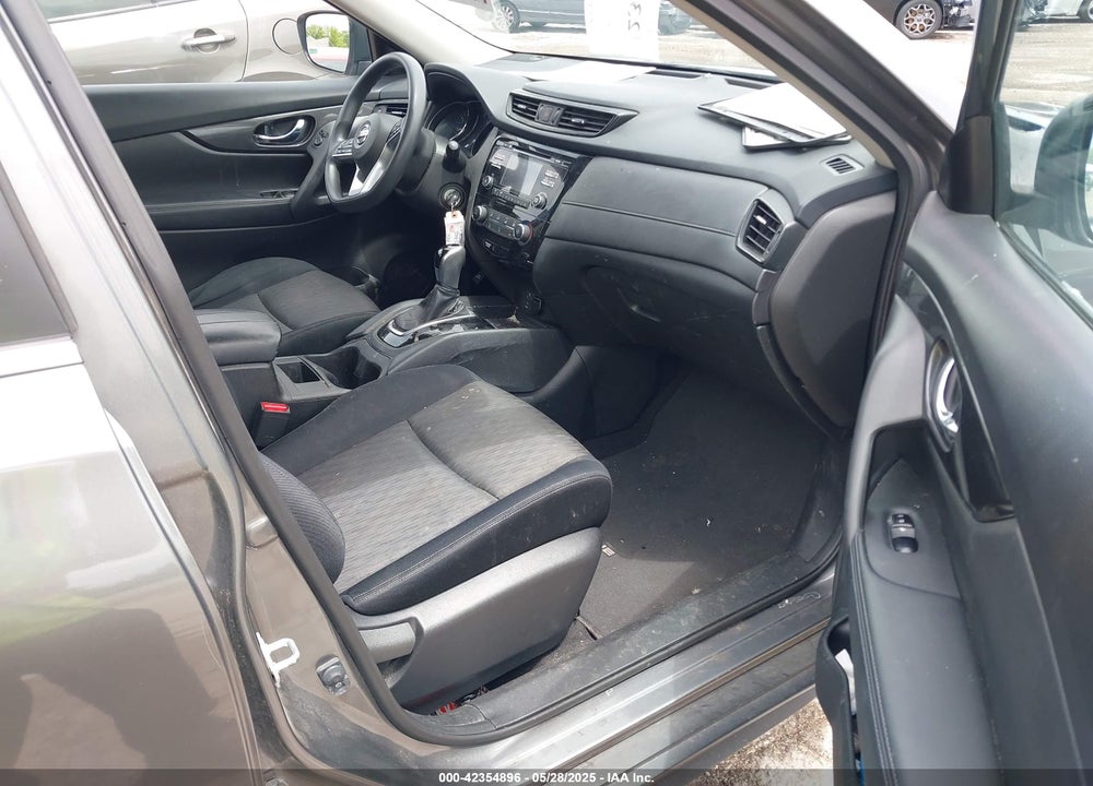 2017 NISSAN ROGUE VIN: JN8AT2MV8HW267770