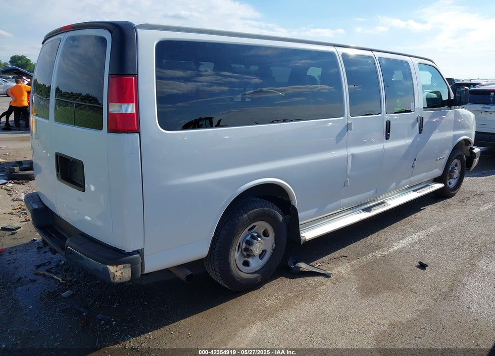 2005 CHEVROLET EXPRESS VIN: 1GAHG39UX51132926