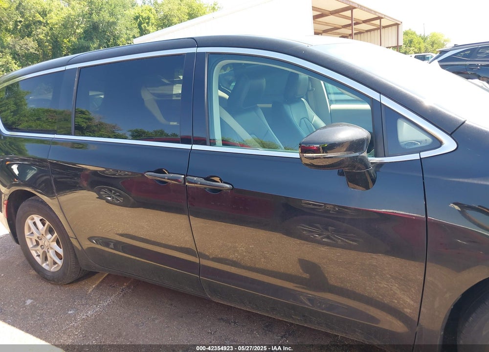 2024 CHRYSLER PACIFICA TOURING L VIN: 2C4RC1BG8RR179678