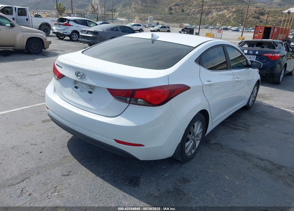 2015 HYUNDAI ELANTRA SE VIN: 5NPDH4AE9FH584650