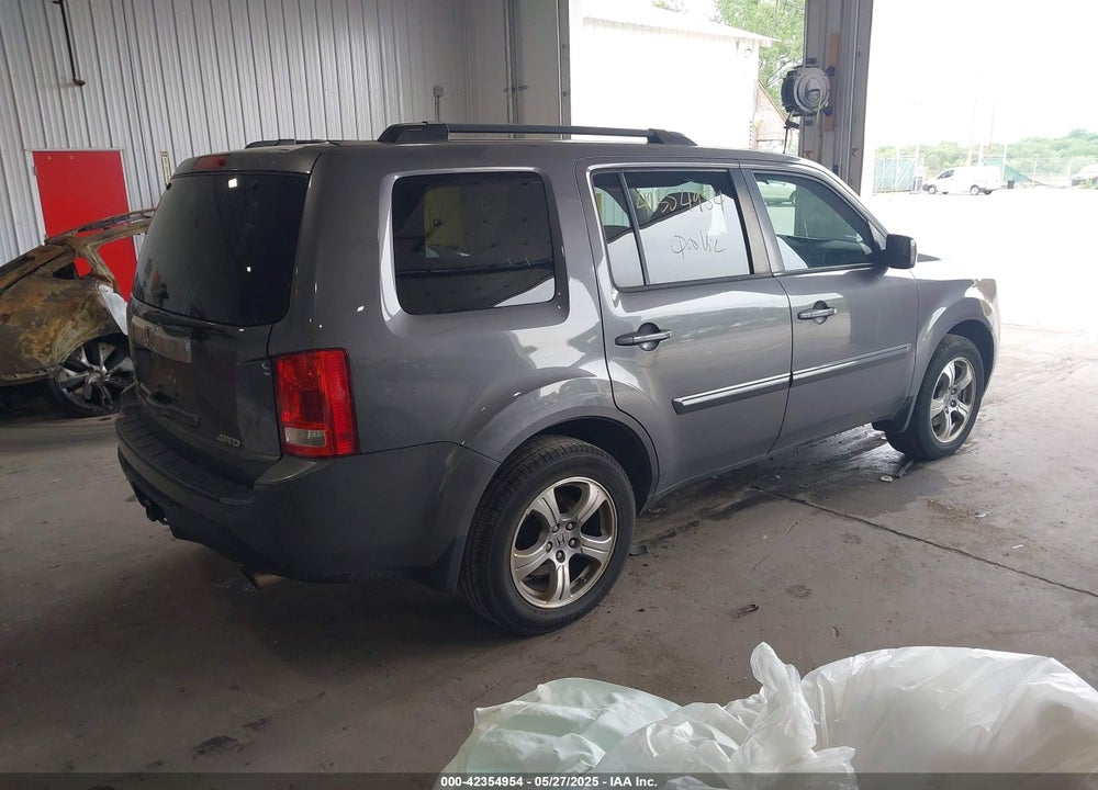 2014 HONDA PILOT VIN: 5FNYF4H61EB021370