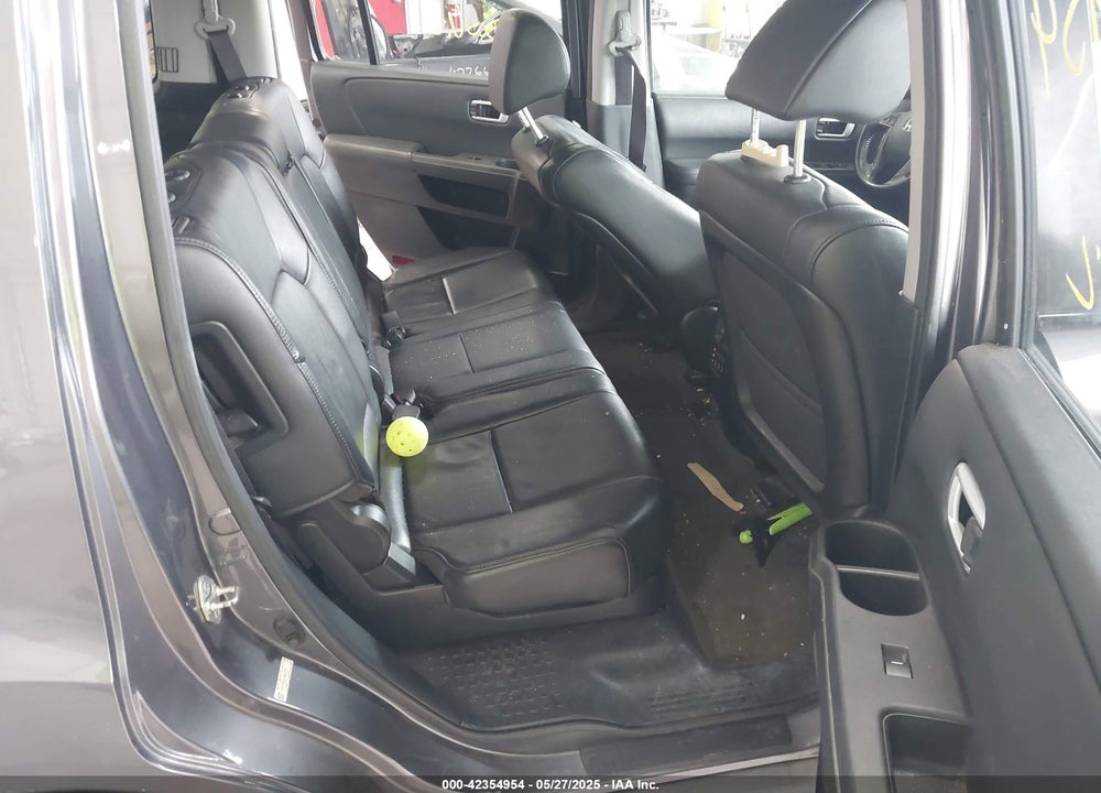 2014 HONDA PILOT VIN: 5FNYF4H61EB021370