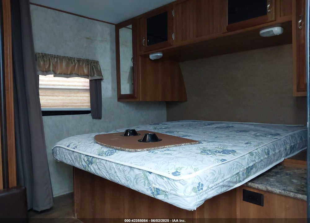 2016 FOREST RIVER 215 AIR VIN: 5ZT2TRLB7GB508805