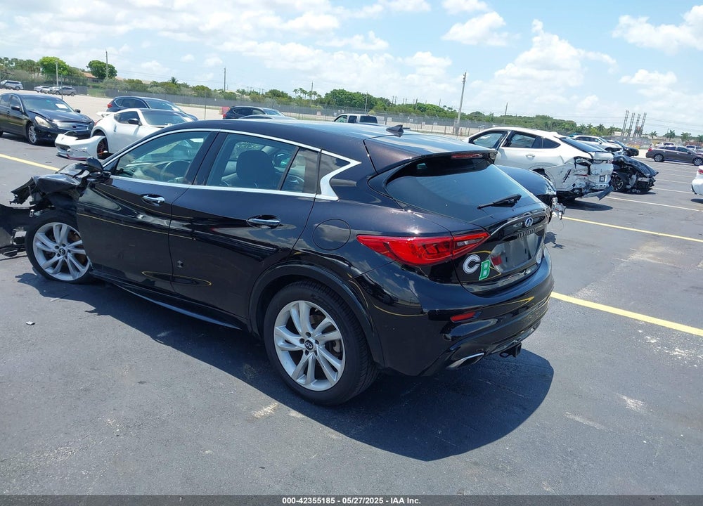 2017 INFINITI QX30 VIN: SJKCH5CP5HA016631