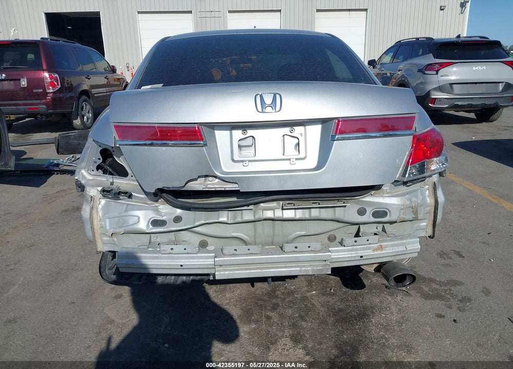 2011 HONDA ACCORD 2.4 LX VIN: 1HGCP2E31BA009277