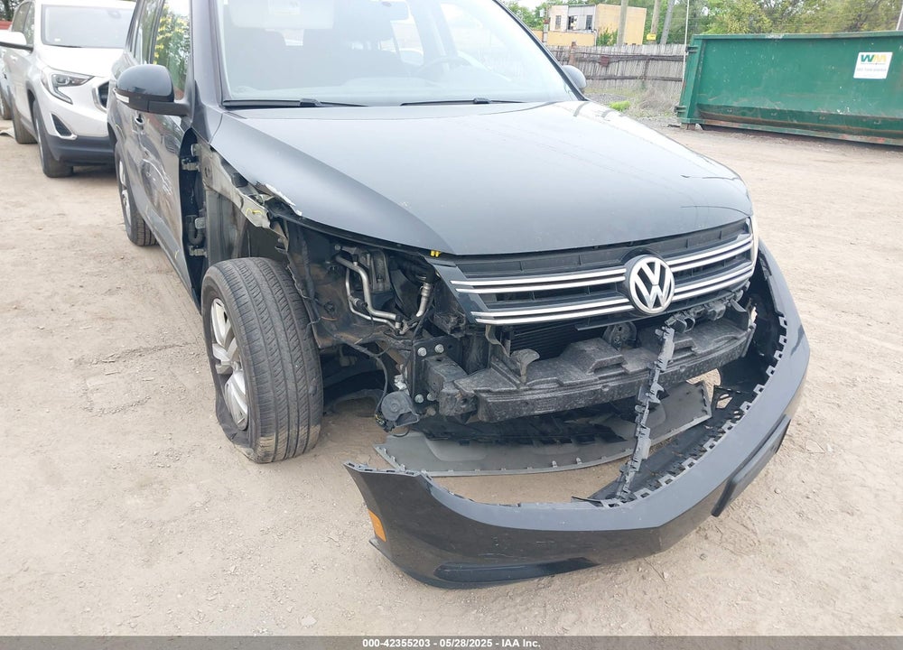 2015 VOLKSWAGEN TIGUAN S VIN: WVGBV7AX6FW575879