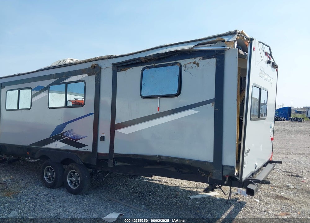 2023 FOREST RIVER 33BHL VIN: 5ZT2CKYB9P2011755