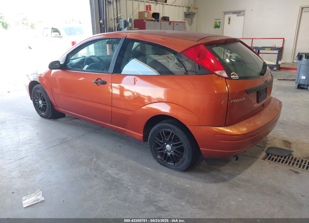 2005 FORD FOCUS ZX3 VIN: 3FAFP31N05R150706