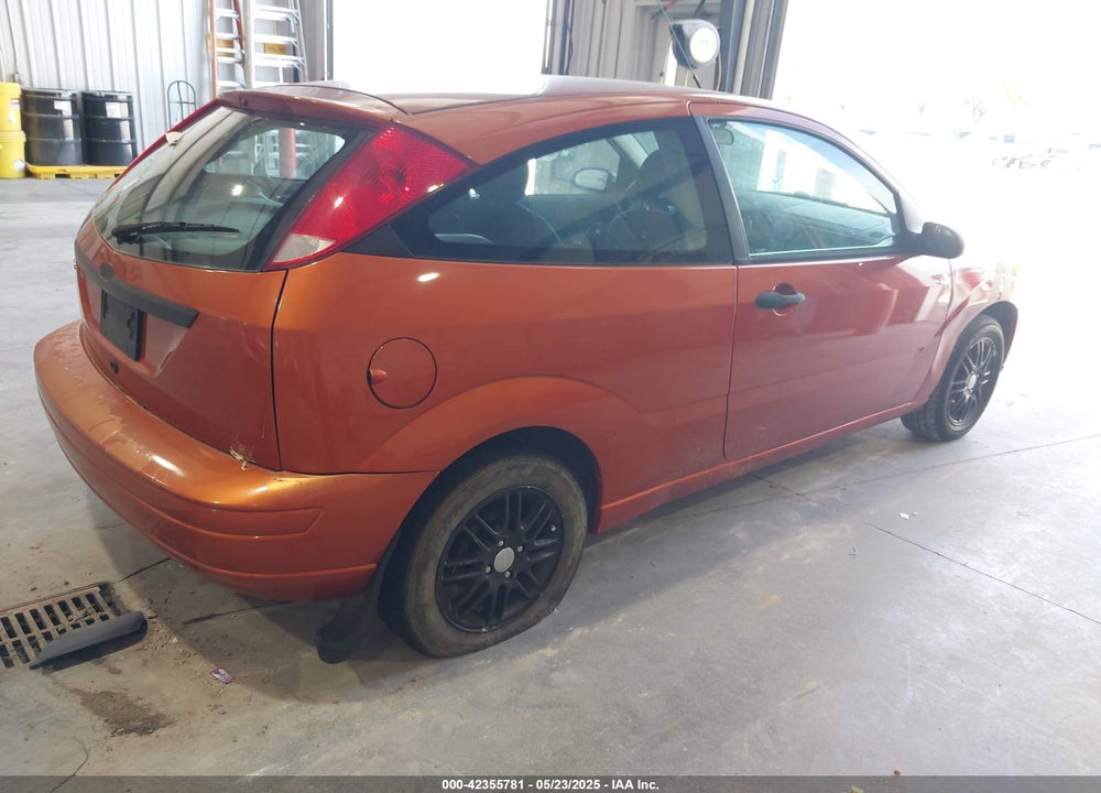 2005 FORD FOCUS ZX3 VIN: 3FAFP31N05R150706