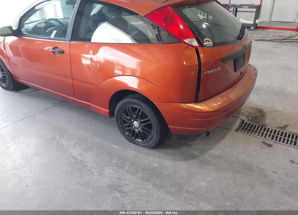 2005 FORD FOCUS ZX3 VIN: 3FAFP31N05R150706
