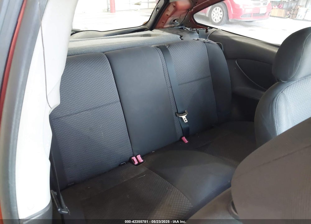 2005 FORD FOCUS ZX3 VIN: 3FAFP31N05R150706
