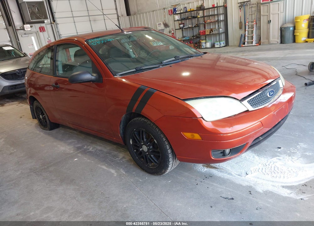 2005 FORD FOCUS ZX3 VIN: 3FAFP31N05R150706