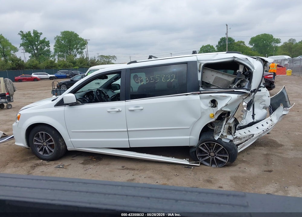 2017 DODGE GRAND CARAVAN SXT VIN: 2C4RDGCG8HR589846