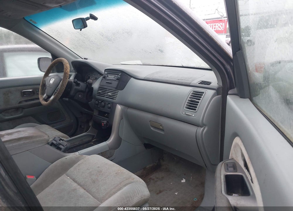 2004 HONDA PILOT LX VIN: 2HKYF18134H561743