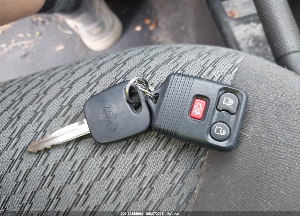 2003 FORD ESCAPE VIN: 1FMYU93193KC76018
