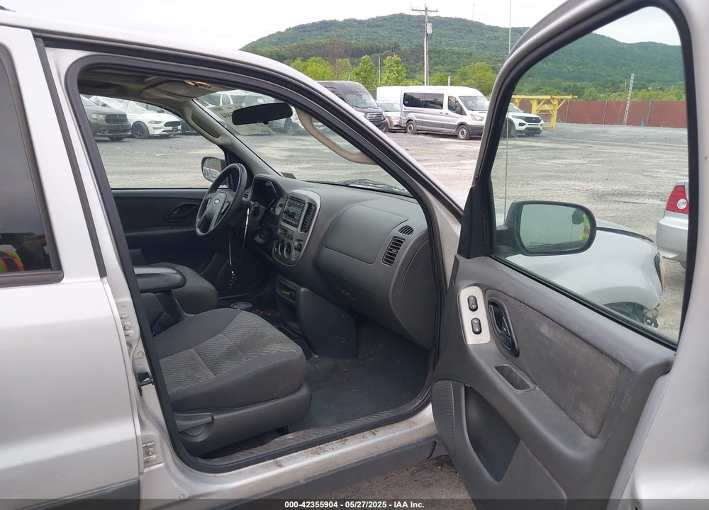 2003 FORD ESCAPE VIN: 1FMYU93193KC76018