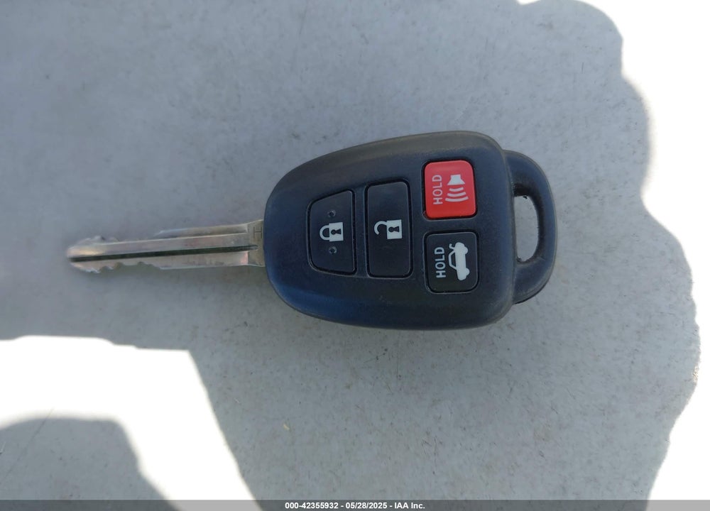 2016 TOYOTA COROLLA LE VIN: 5YFBURHE4GP426579