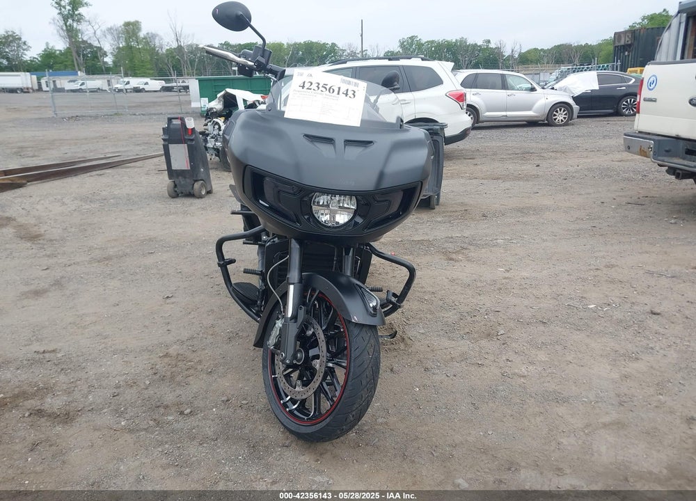 2021 INDIAN MOTORCYCLE CO. CHALLENGER DARK HORSE VIN: 56KLCDRR6M3403153