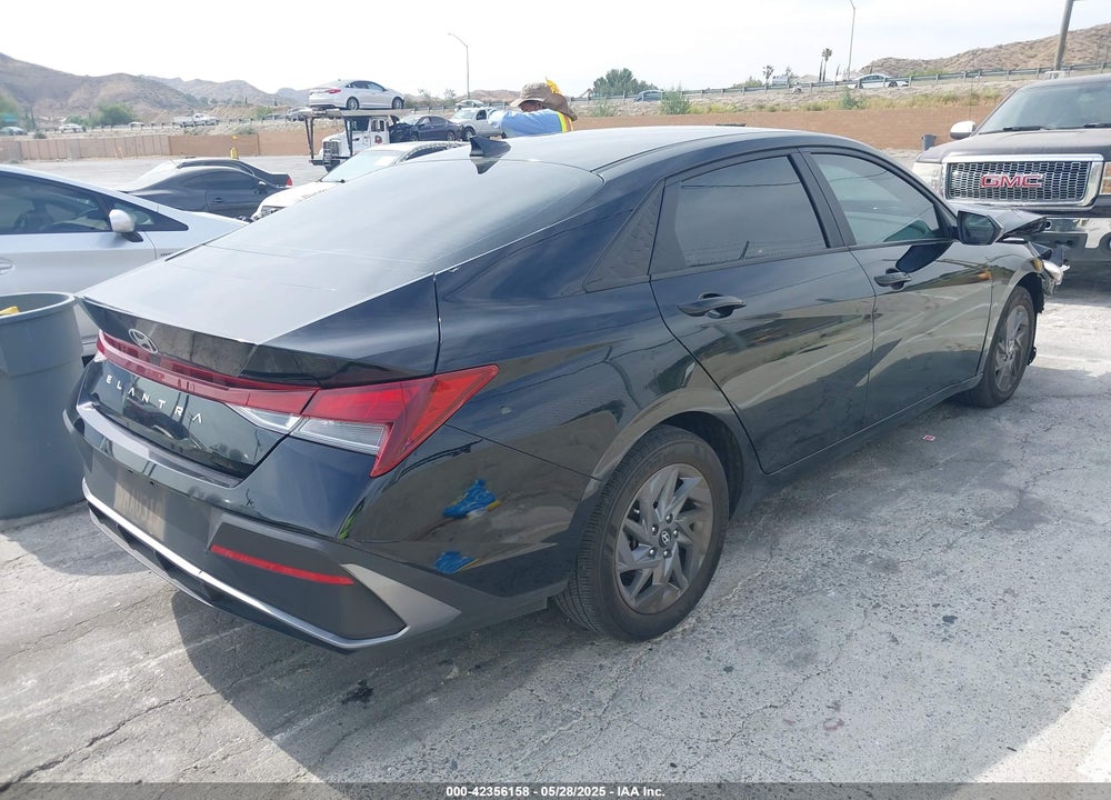 2024 HYUNDAI ELANTRA VIN: KMHLM4DG7RU732160