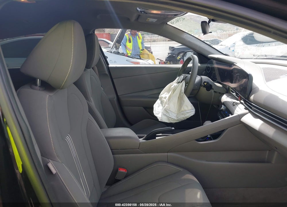 2024 HYUNDAI ELANTRA VIN: KMHLM4DG7RU732160