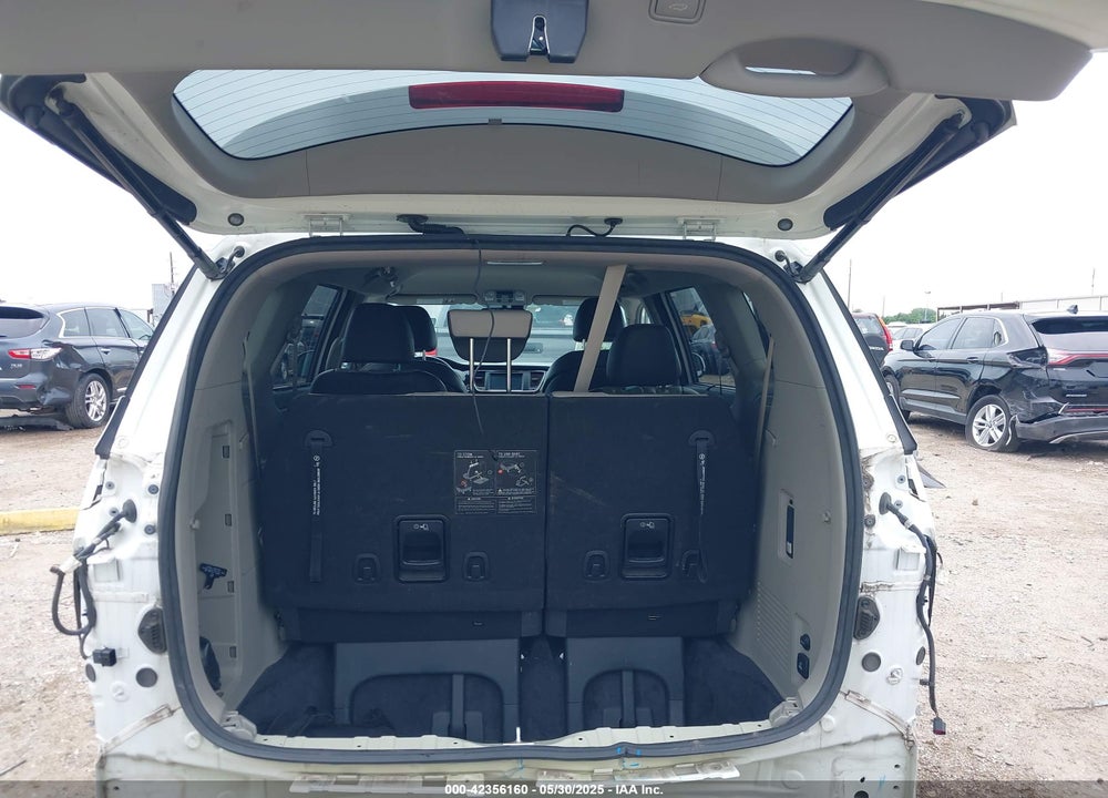 2017 KIA SEDONA SX VIN: KNDMC5C12H6337871