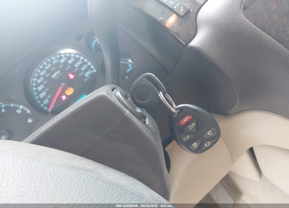 2011 GMC YUKON XL VIN: 1GKS2MEF9BR270970
