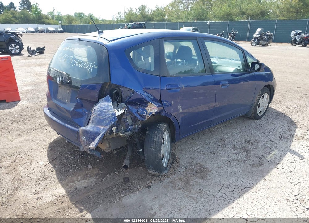 2013 HONDA FIT VIN: JHMGE8H32DC046557