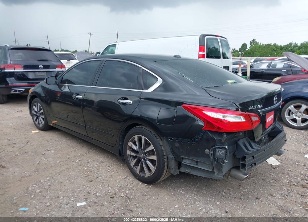 2017 NISSAN ALTIMA VIN: 1N4AL3AP7HC194647