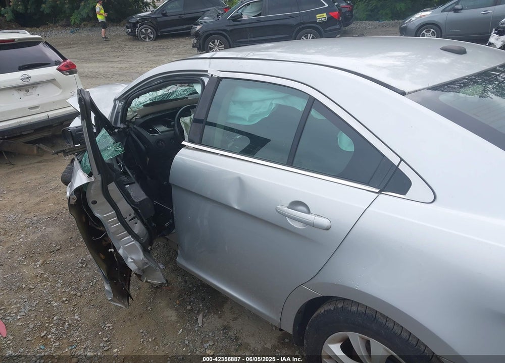 2011 FORD TAURUS VIN: 1FAHP2EW2BG147363