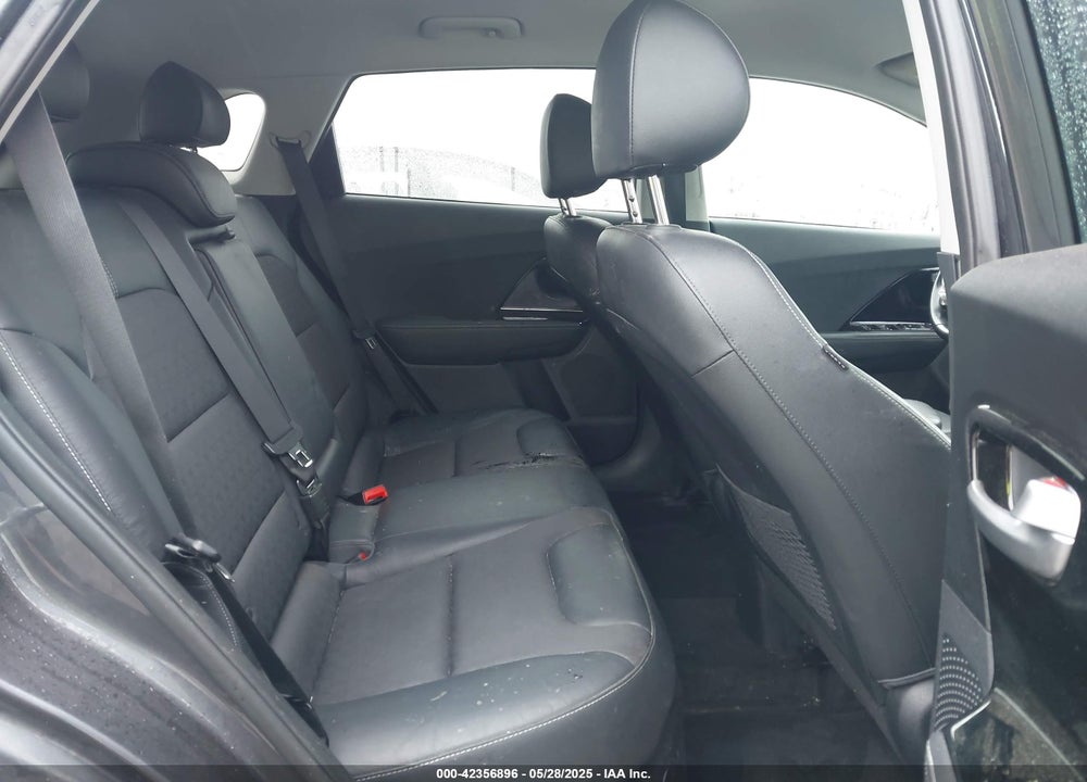 2018 KIA NIRO VIN: KNDCC3LC1J5135553