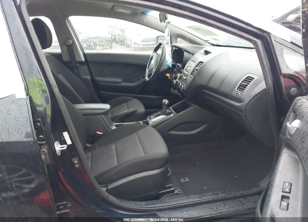 2017 KIA FORTE VIN: KNAFK5A85H5693522