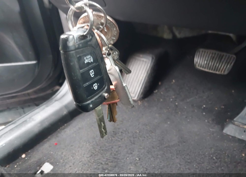 2020 HYUNDAI SANTA FE VIN: 5NMS23AD6LH244424