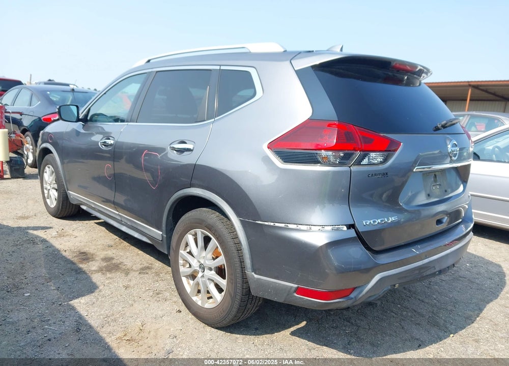 2018 NISSAN ROGUE SV VIN: KNMAT2MT4JP585640