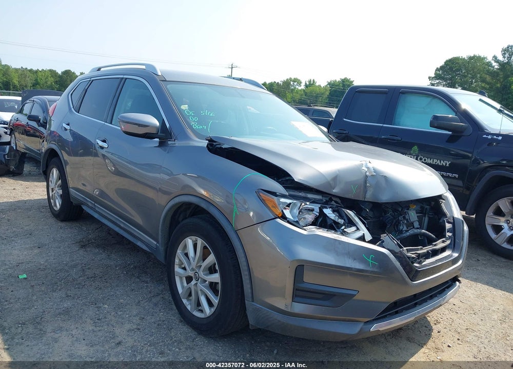2018 NISSAN ROGUE SV VIN: KNMAT2MT4JP585640