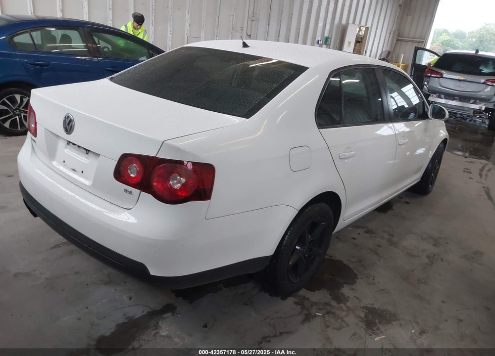 2010 VOLKSWAGEN OTHER VIN: 3VWHW11K1AM037013