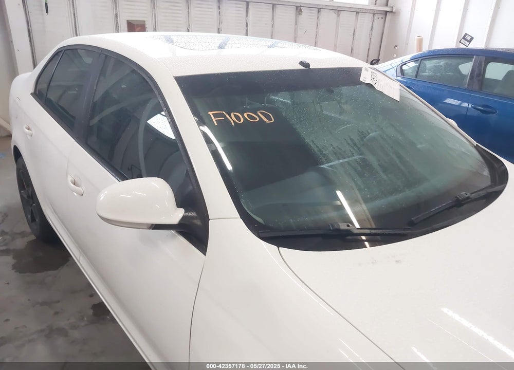 2010 VOLKSWAGEN OTHER VIN: 3VWHW11K1AM037013