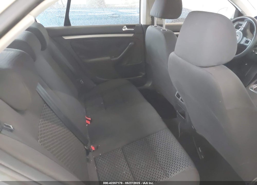 2010 VOLKSWAGEN OTHER VIN: 3VWHW11K1AM037013