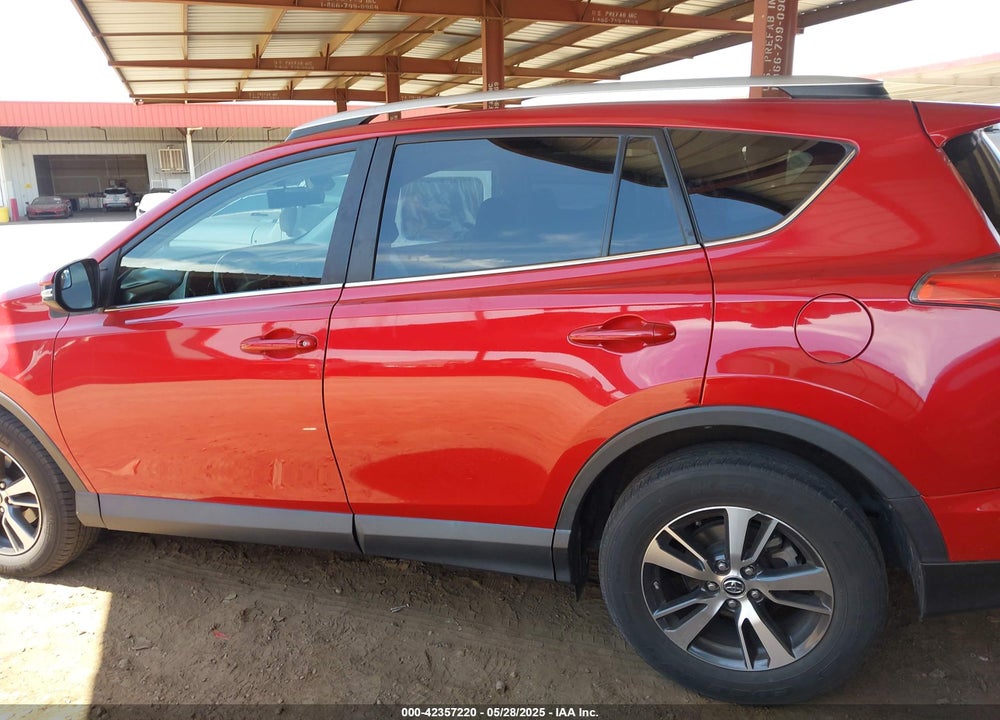 2016 TOYOTA RAV4 XLE VIN: 2T3WFREV8GW270441