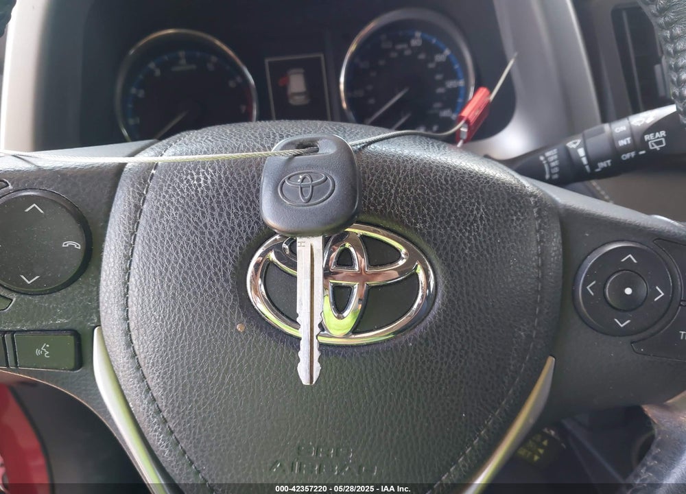 2016 TOYOTA RAV4 XLE VIN: 2T3WFREV8GW270441