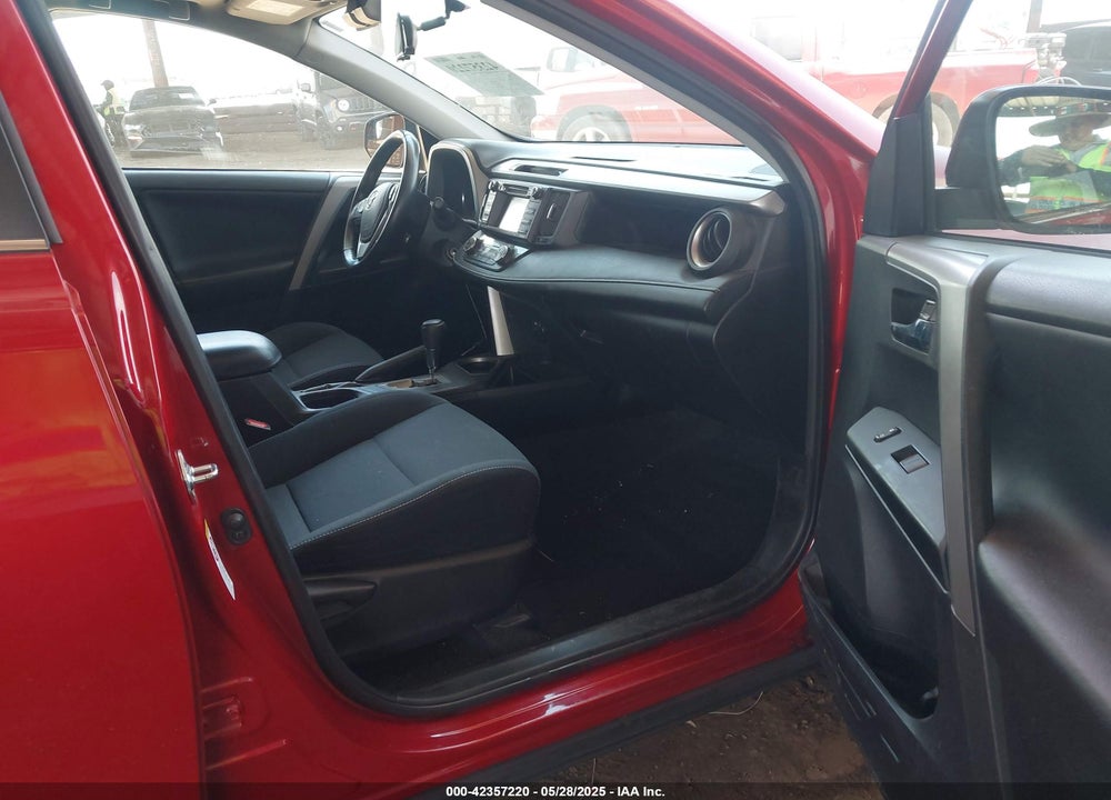 2016 TOYOTA RAV4 XLE VIN: 2T3WFREV8GW270441