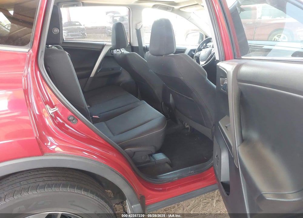 2016 TOYOTA RAV4 XLE VIN: 2T3WFREV8GW270441
