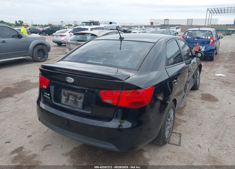 2013 KIA FORTE VIN: KNAFT4A27D5733290